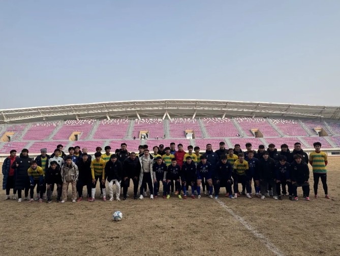 开云在线-魅力乾州掀起绿茵风暴 | 热身赛榆林漠北矿工1:0扎吉体育