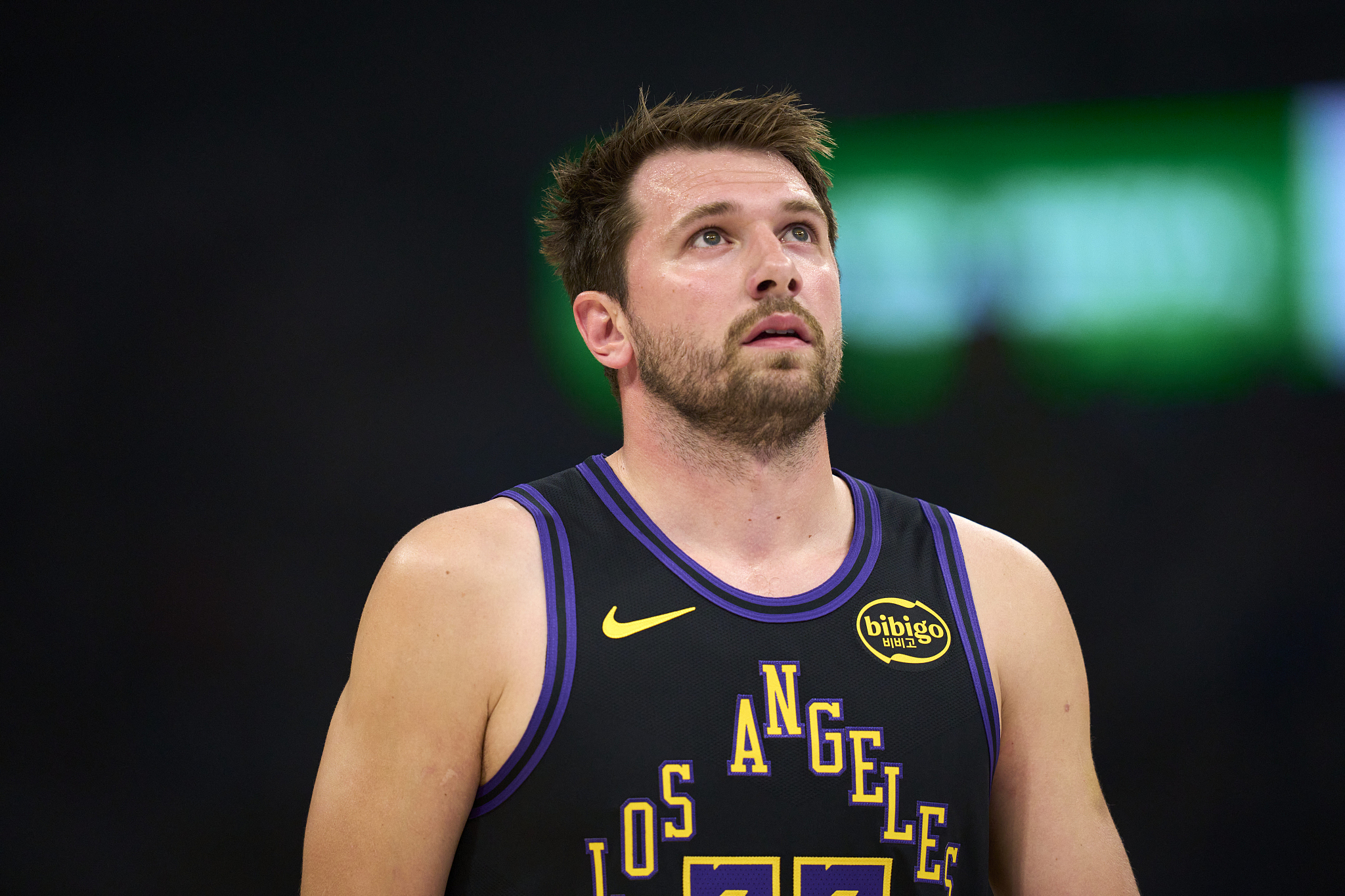 开云平台-东契奇常规赛报销！确诊为左腿筋二级拉伤将无限期缺阵