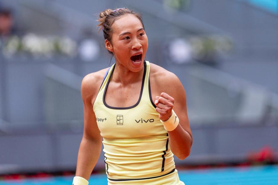 开云入口-郑钦文2-1逆转肯宁 晋级马德里站女单32强